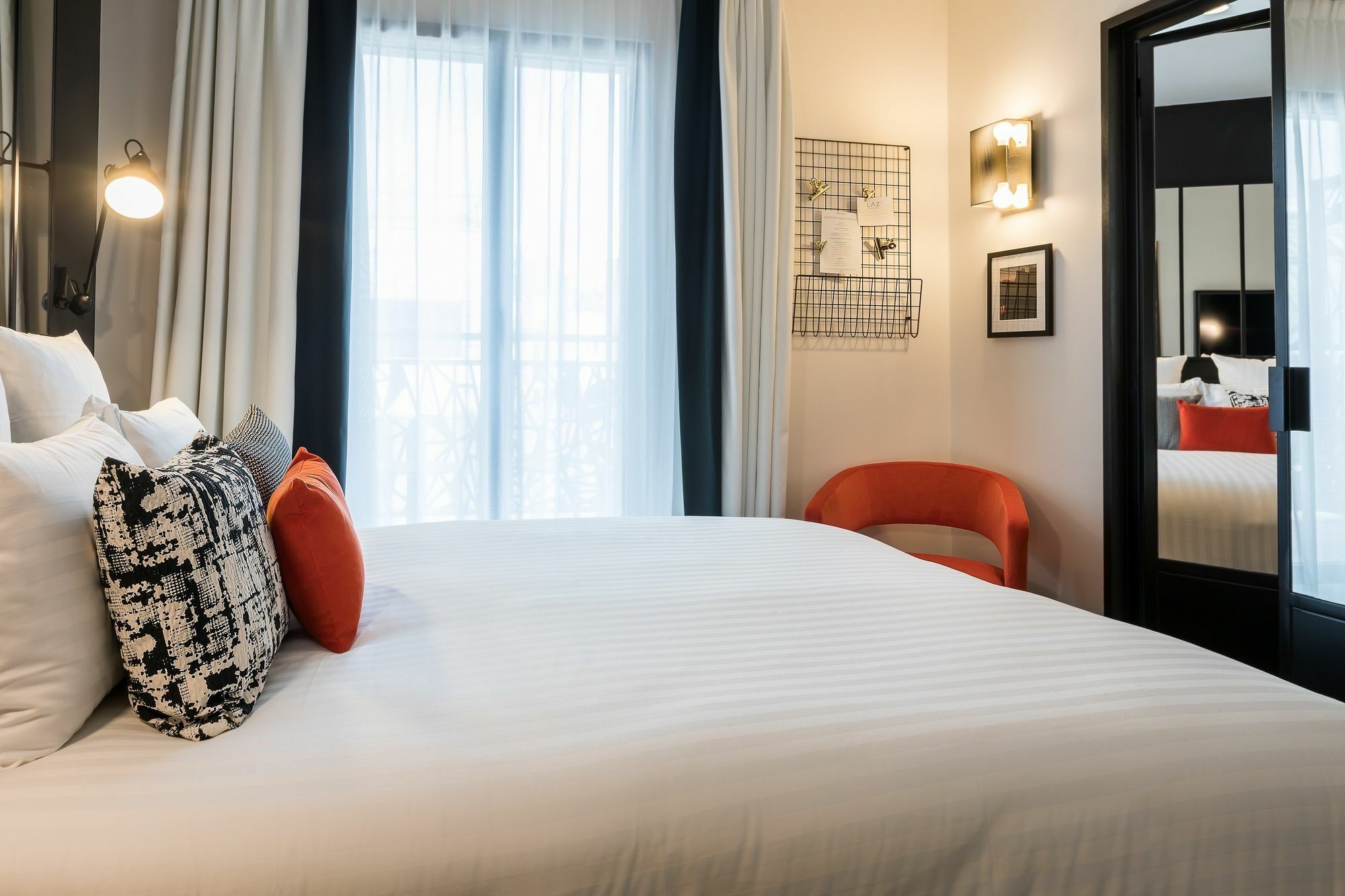 Laz' Hotel Spa Urbain Parijs Buitenkant foto